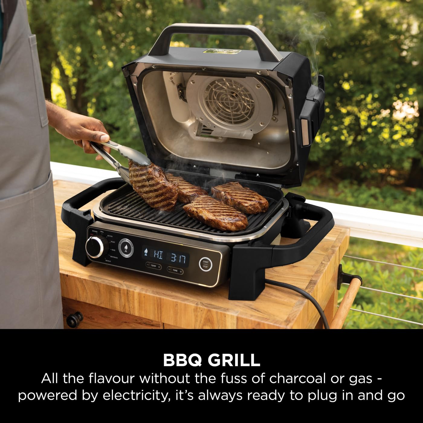 Ninja Woodfire Electric BBQ Grill & Smoker, 7-in-1 Outdoor Grill & Air Fryer, Roast, Bake, Dehydrate, Uses Woodfire Pellets, Weather Resistant, Non-Stick, Portable, Electric, Grey/Black, OG701UK