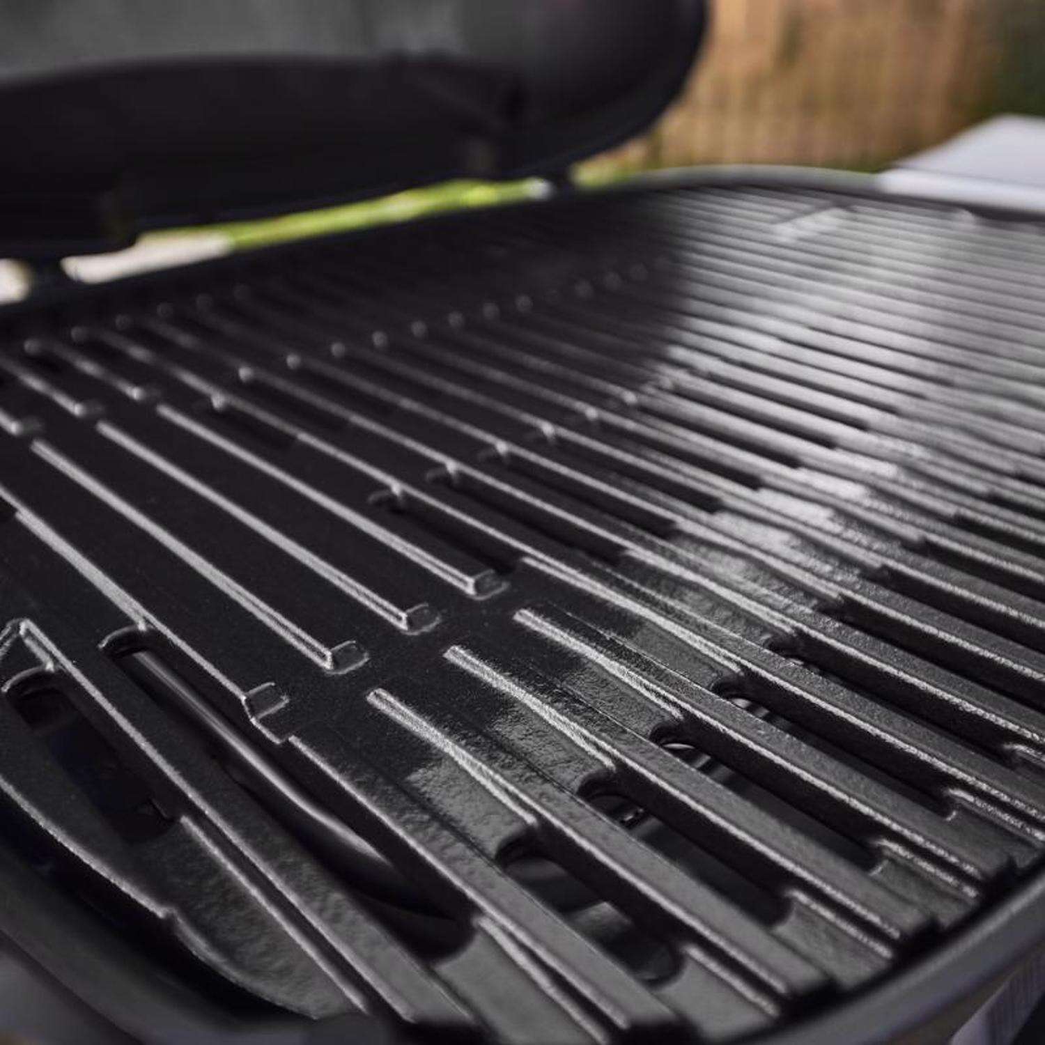 Weber Q 2800N+ w/Cart 2 Burner Grill